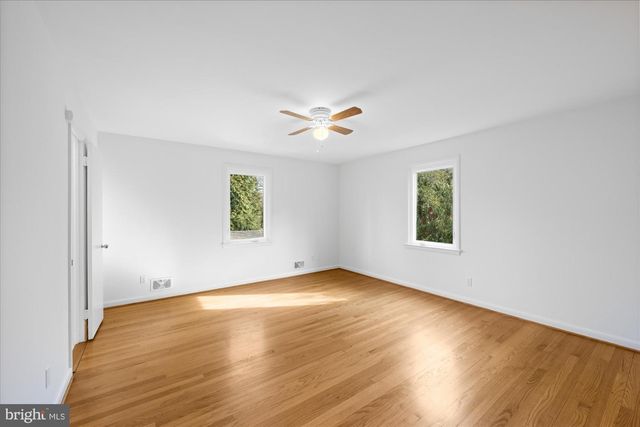 4714 33RD ST N, Arlington, VA 22207