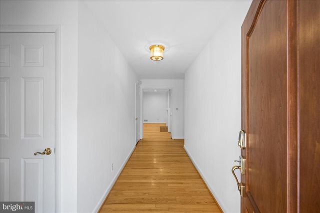 4714 33RD ST N, Arlington, VA 22207