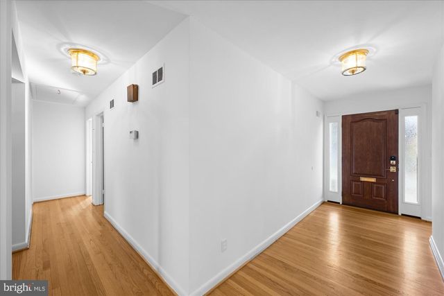 4714 33RD ST N, Arlington, VA 22207