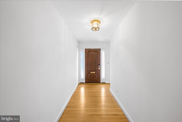 4714 33RD ST N, Arlington, VA 22207