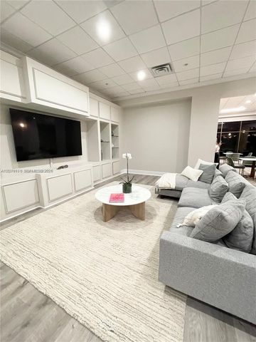 5600 Collins Avenue 16P, Miami Beach, FL 33140