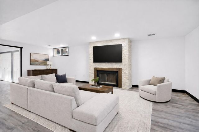 3005 Silhavy Road, Valparaiso, IN 46383