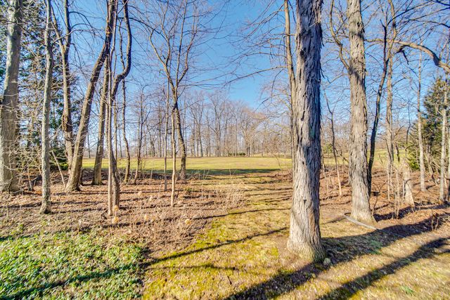 3005 Silhavy Road, Valparaiso, IN 46383