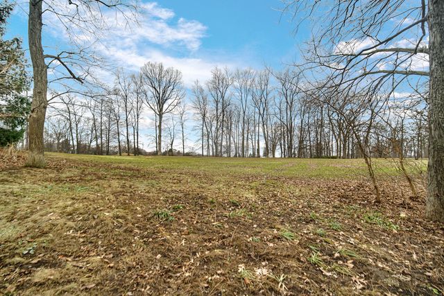 3005 Silhavy Road, Valparaiso, IN 46383