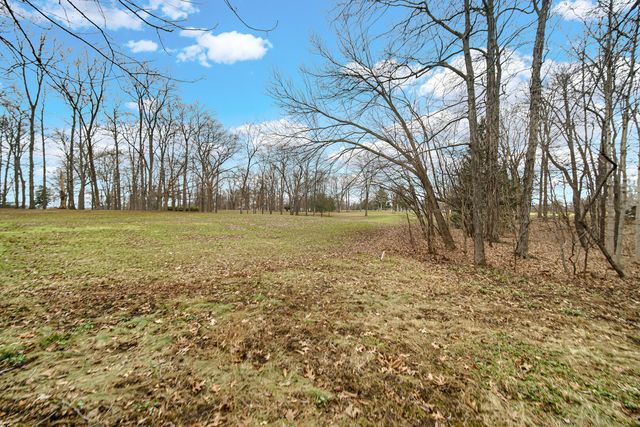 3005 Silhavy Road, Valparaiso, IN 46383