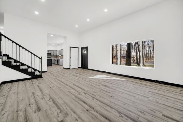 3005 Silhavy Road, Valparaiso, IN 46383