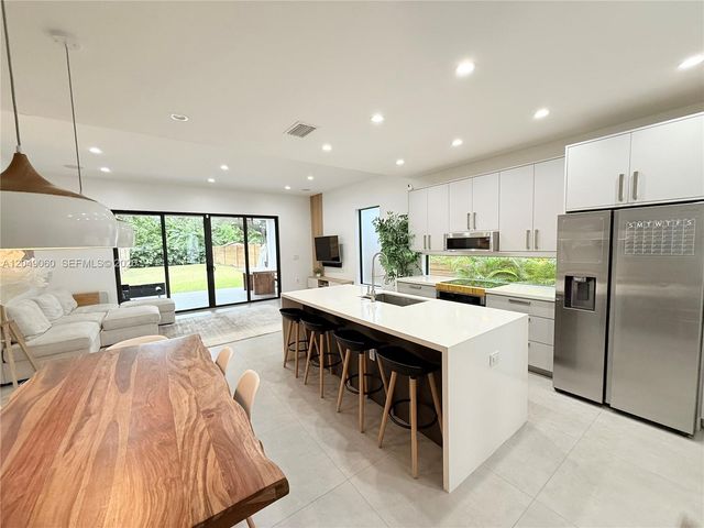 8871 SW 28th Street, Miami, FL 33165