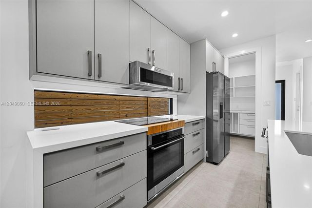 8871 SW 28th Street, Miami, FL 33165