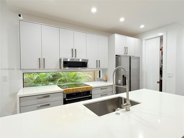 8871 SW 28th Street, Miami, FL 33165