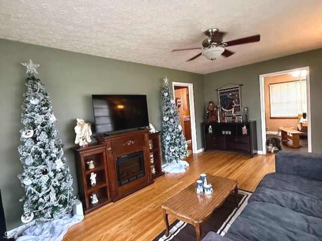 68 N 17th Avenue, Beech Grove, IN 46107