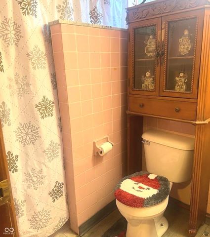 68 N 17th Avenue, Beech Grove, IN 46107