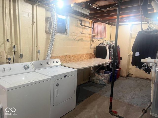 68 N 17th Avenue, Beech Grove, IN 46107