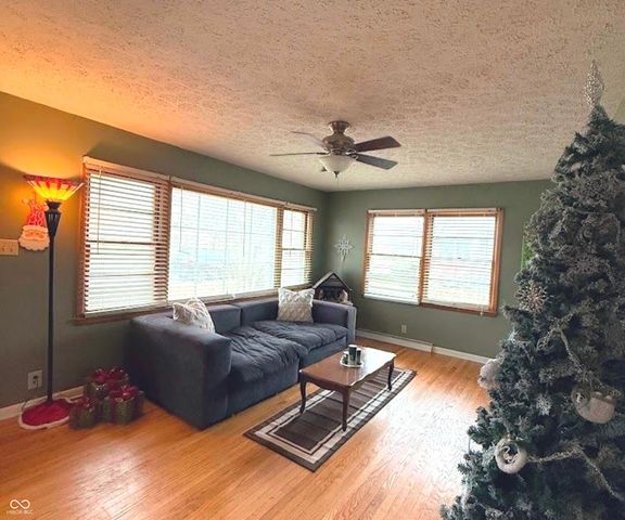 68 N 17th Avenue, Beech Grove, IN 46107