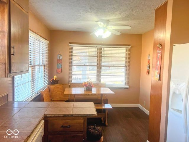 68 N 17th Avenue, Beech Grove, IN 46107