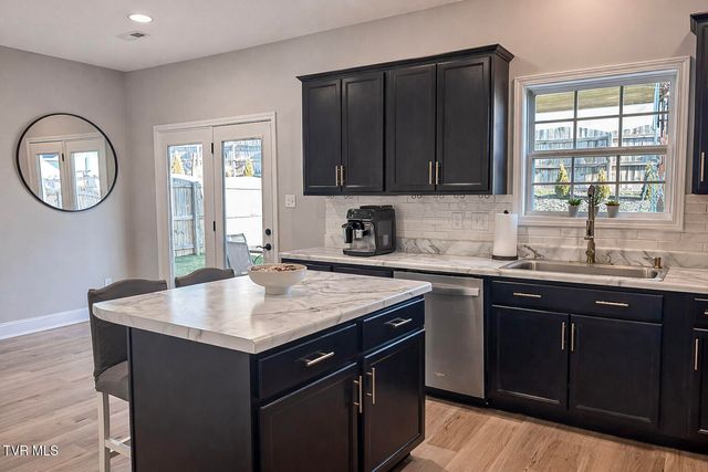 8146 Zenith Lane, Powell, TN 37849