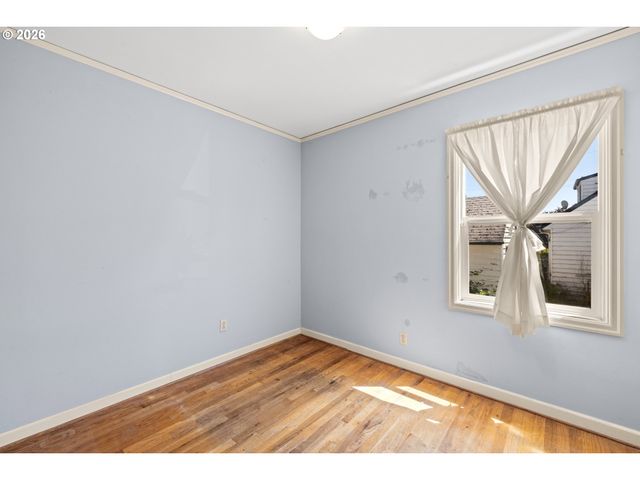 11209 Se PINE Ct, Portland, OR 97216