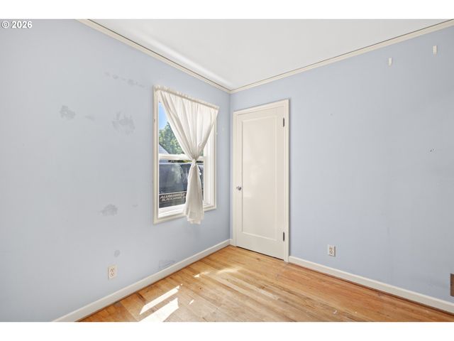 11209 Se PINE Ct, Portland, OR 97216