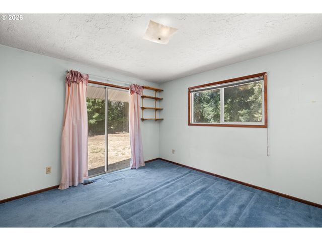 11209 Se PINE Ct, Portland, OR 97216