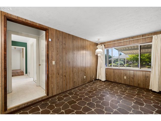 11209 Se PINE Ct, Portland, OR 97216