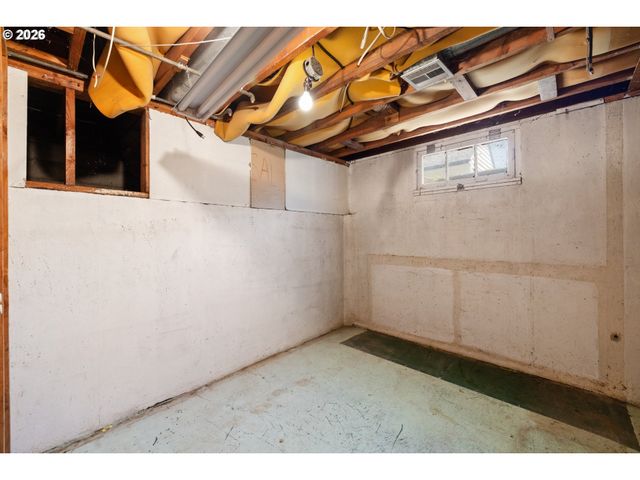 11209 Se PINE Ct, Portland, OR 97216
