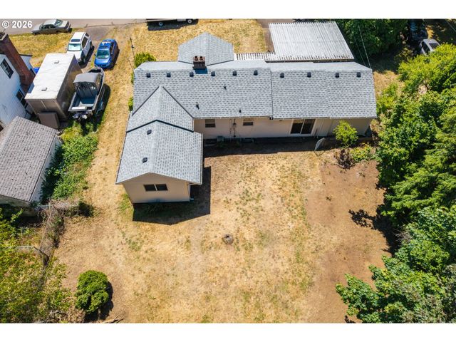 11209 Se PINE Ct, Portland, OR 97216
