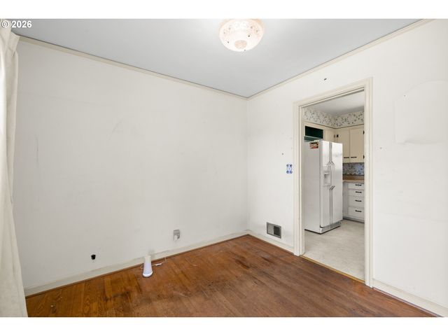 11209 Se PINE Ct, Portland, OR 97216