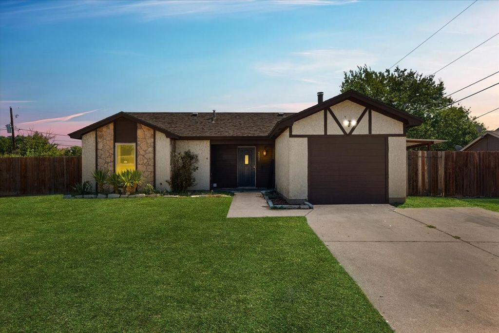 5511 Creek Valley Drive, Arlington, TX 76018 — exterior