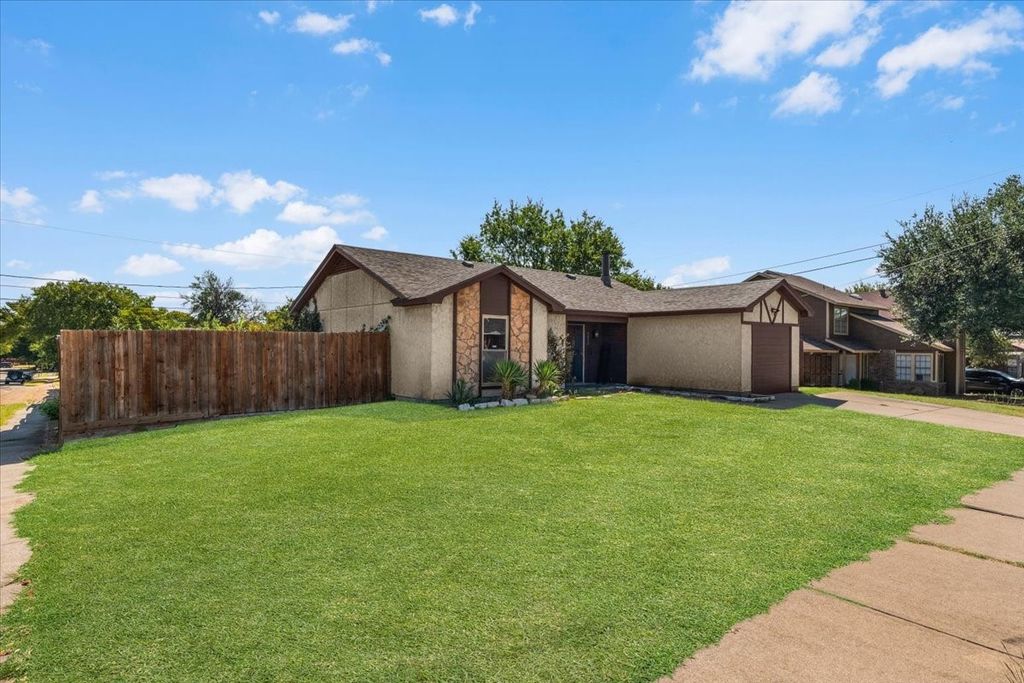 5511 Creek Valley Drive, Arlington, TX 76018 — photo 3