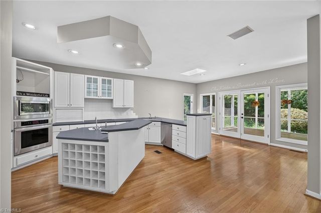 2400 Hunters Crossing Trail, Summerfield, NC 27358