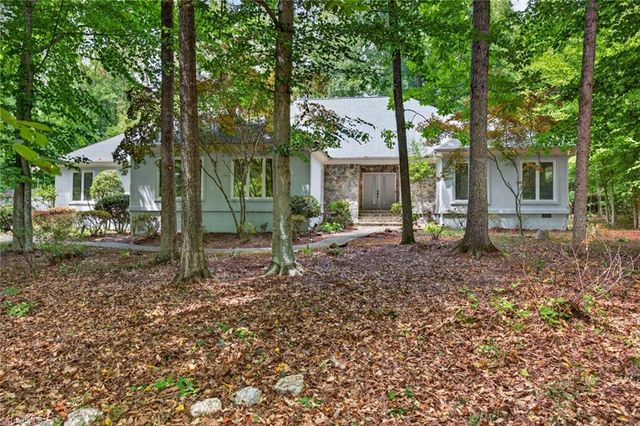 2400 Hunters Crossing Trail, Summerfield, NC 27358