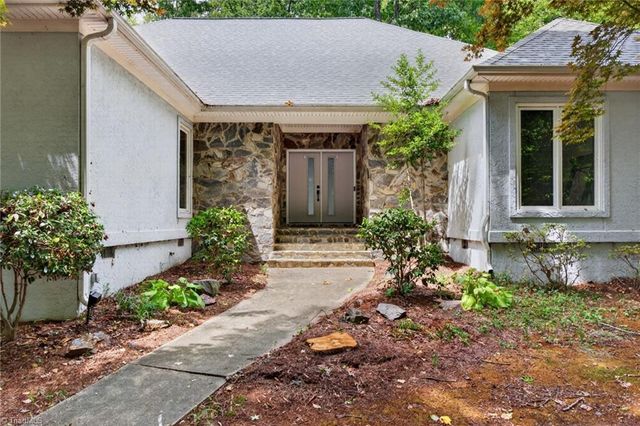 2400 Hunters Crossing Trail, Summerfield, NC 27358