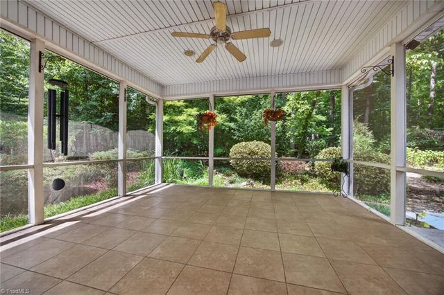 2400 Hunters Crossing Trail, Summerfield, NC 27358