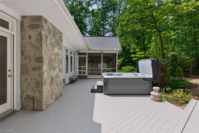 2400 Hunters Crossing Trail, Summerfield, NC 27358