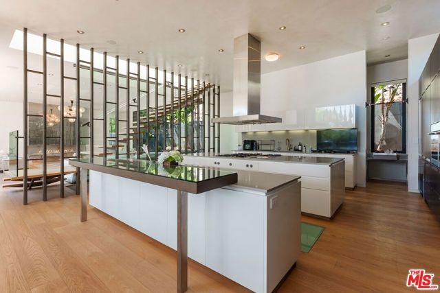 1859 N Doheny Drive, West Hollywood, CA 90069