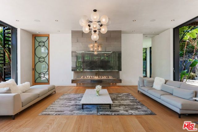 1859 N Doheny Drive, West Hollywood, CA 90069