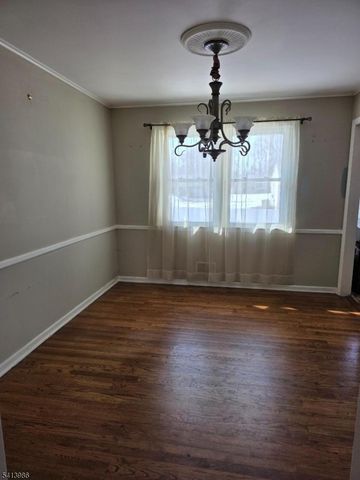 112 Hill Hollow Rd, South Plainfield Boro, NJ 07080