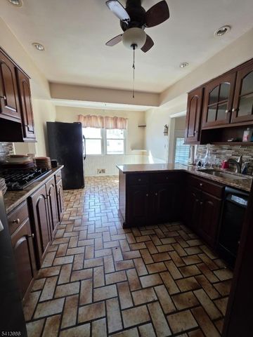 112 Hill Hollow Rd, South Plainfield Boro, NJ 07080