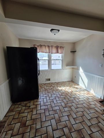 112 Hill Hollow Rd, South Plainfield Boro, NJ 07080