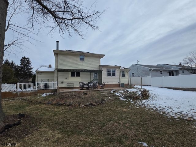 112 Hill Hollow Rd, South Plainfield Boro, NJ 07080