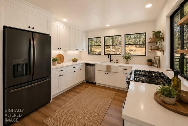 15880 Arrowhead Pl, Grass Valley, CA 95949
