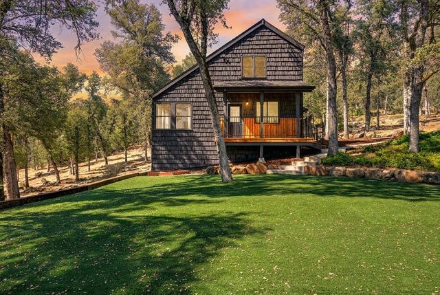15880 Arrowhead Pl, Grass Valley, CA 95949