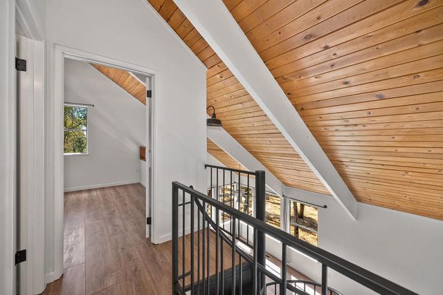 15880 Arrowhead Pl, Grass Valley, CA 95949