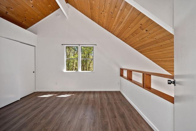 15880 Arrowhead Pl, Grass Valley, CA 95949