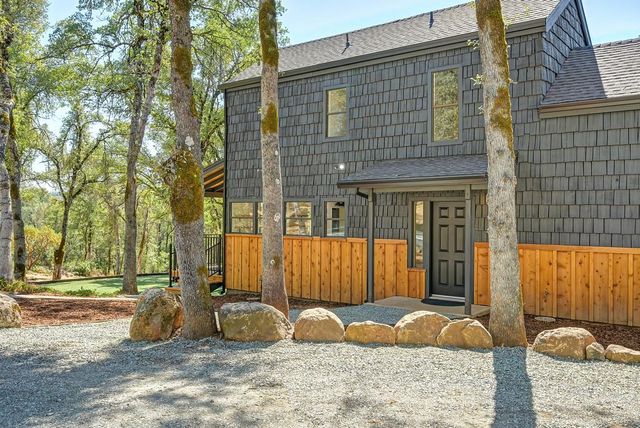 15880 Arrowhead Pl, Grass Valley, CA 95949