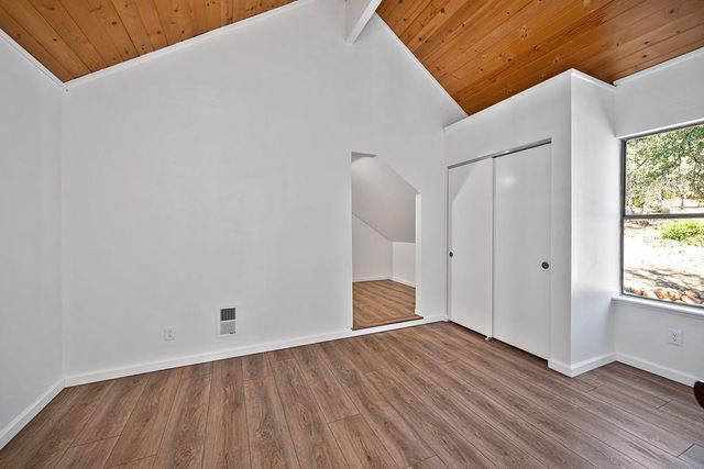 15880 Arrowhead Pl, Grass Valley, CA 95949