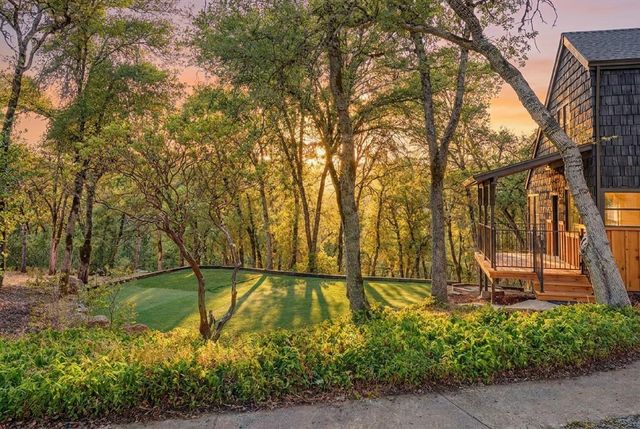 15880 Arrowhead Pl, Grass Valley, CA 95949