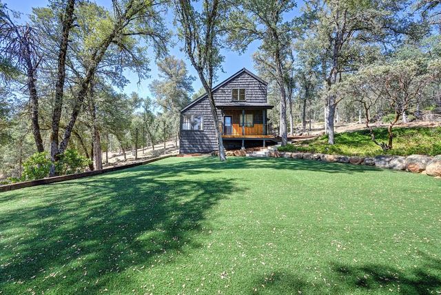 15880 Arrowhead Pl, Grass Valley, CA 95949