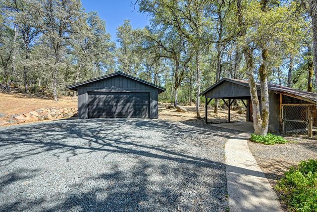 15880 Arrowhead Pl, Grass Valley, CA 95949