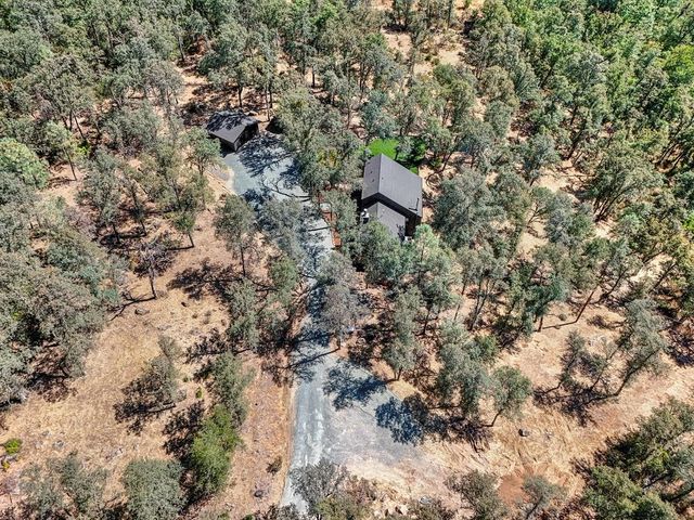 15880 Arrowhead Pl, Grass Valley, CA 95949