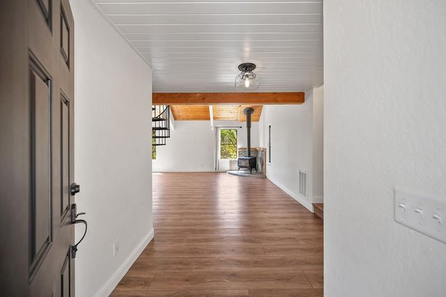 15880 Arrowhead Pl, Grass Valley, CA 95949
